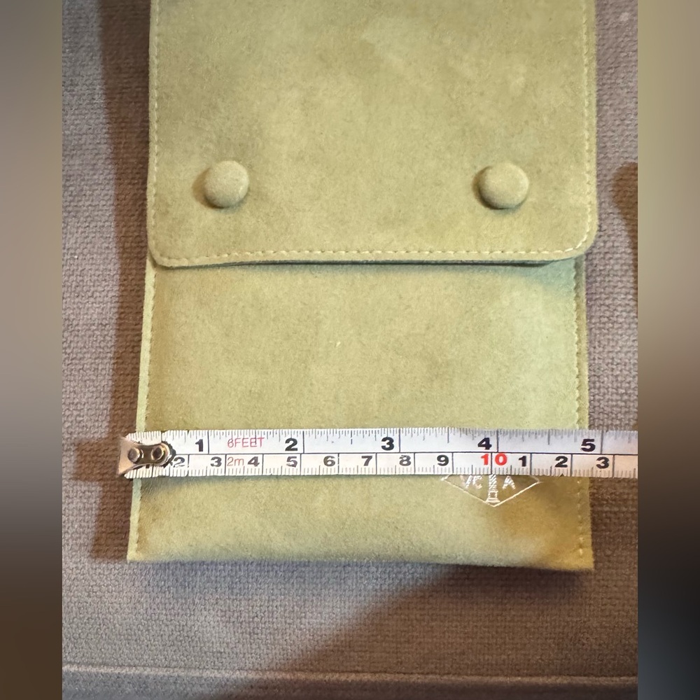 Authentic Van Cleef & Arpels Green Necklace  Pouch